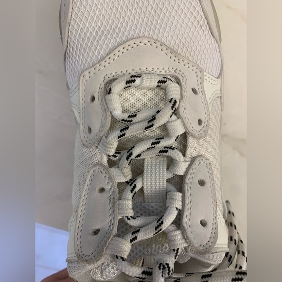 BALENCIAGA WOMEN  TRIPLE S SNEAKER SIZE 39 - Picture 6 of 16